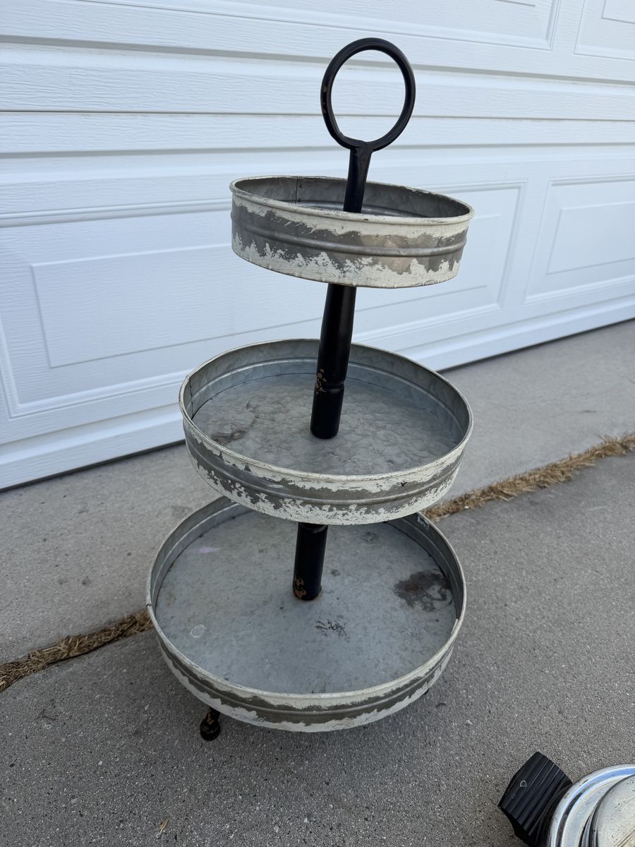 Rustic Galvanized Metal 3-Tier Tray Stand with Distressed Finish