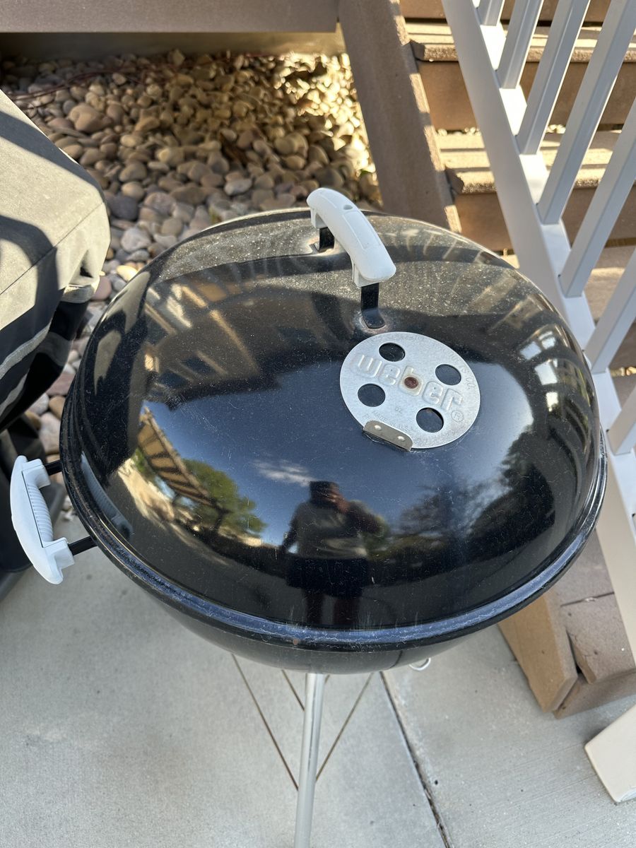 Weber 22 original kettle charcoal grill