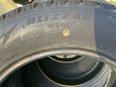 4 Snow Tires Bridgestone Blizzak 185/65R15