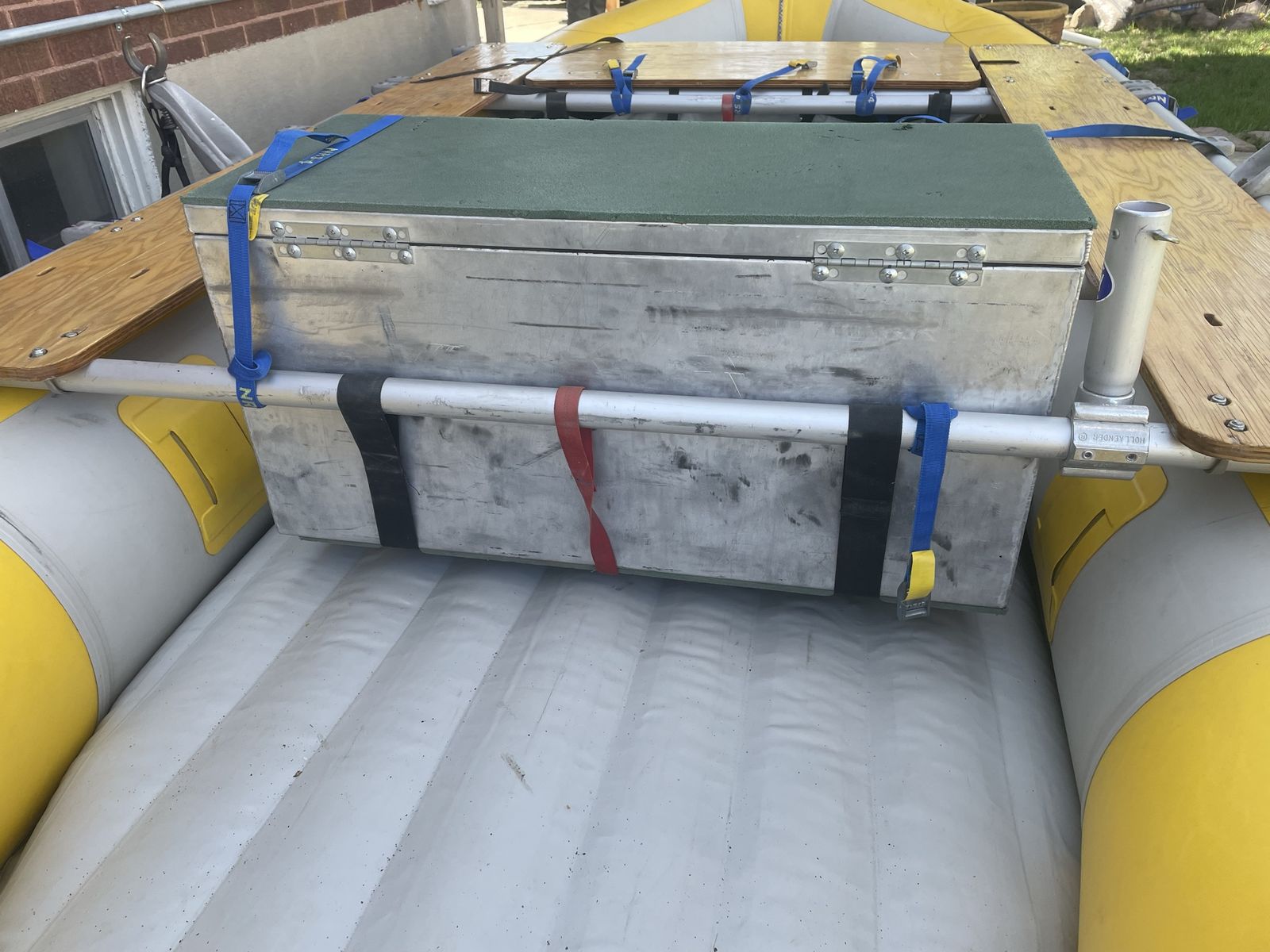 Main image 10