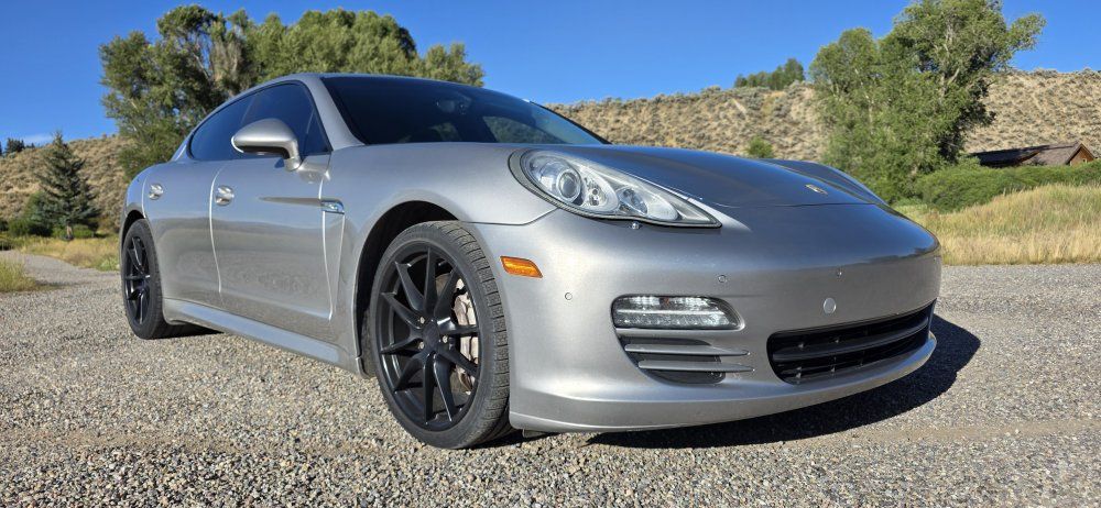 2011 PORSCHE PANAMERA 4
