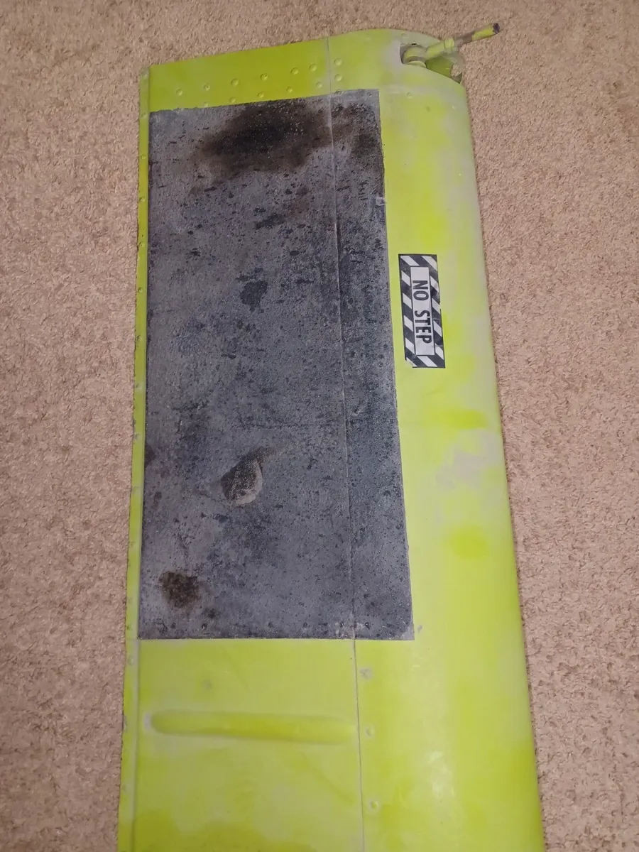 Piper PA-28 Right Flap 62320-02