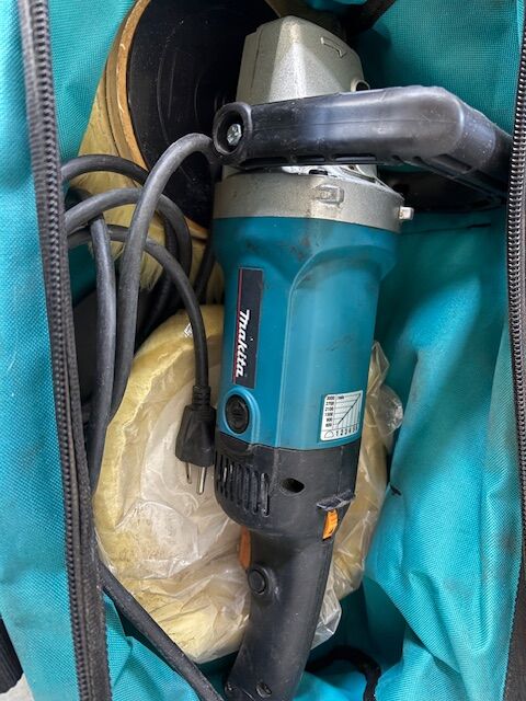 7 IN. MAKITA POLISHER