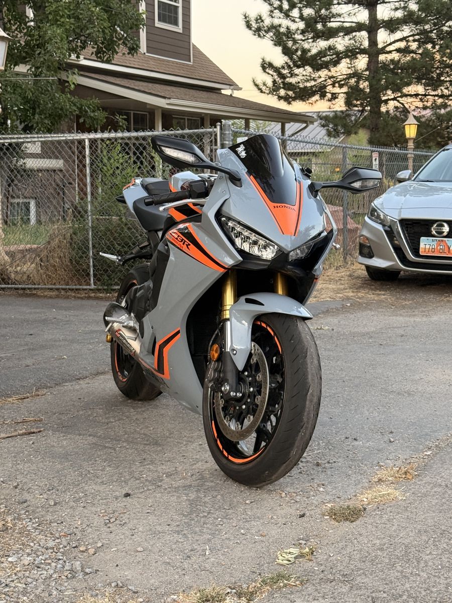 Honda CBR1000RR Grey with Orange Accents & Yoshimura Exhaust