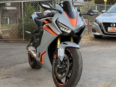 Honda CBR1000RR Grey with Orange Accents & Yoshimura Exhaust