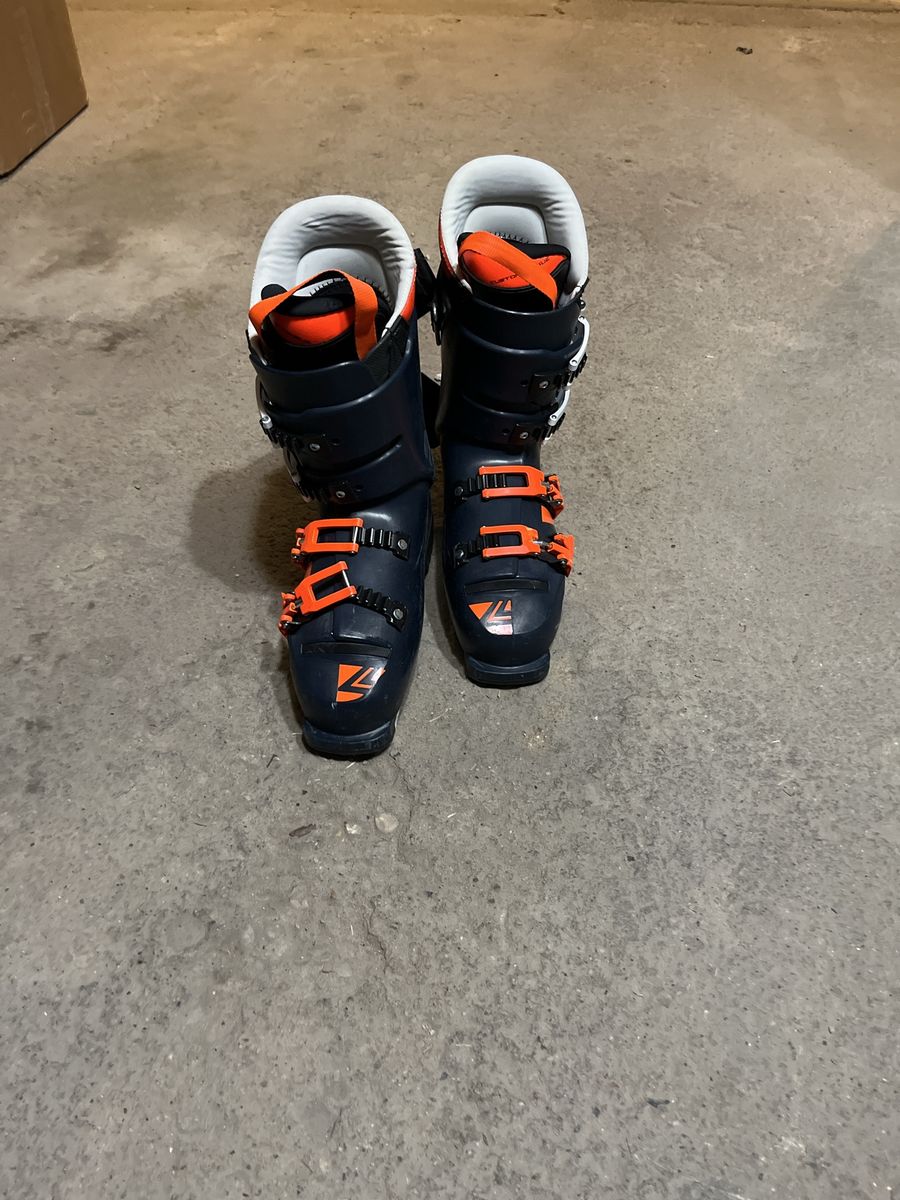 Brand new ski boots