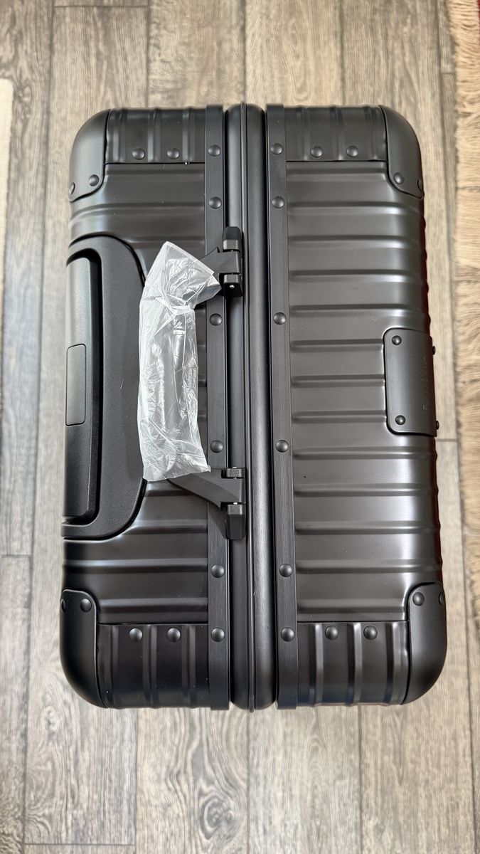 Genuine Rimowa cabin plus 22" $1,675 new