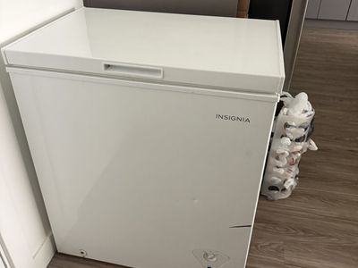 5 CU Insignia freezer