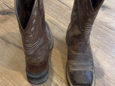 Ariat women’s cowboy boots
