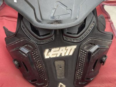 Youth Leatt Chest/Neck Combo Size S/M