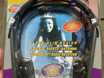 Lenoxx Sound Model 885M AM/FM Sports Headphone Radio - New in Package - collector