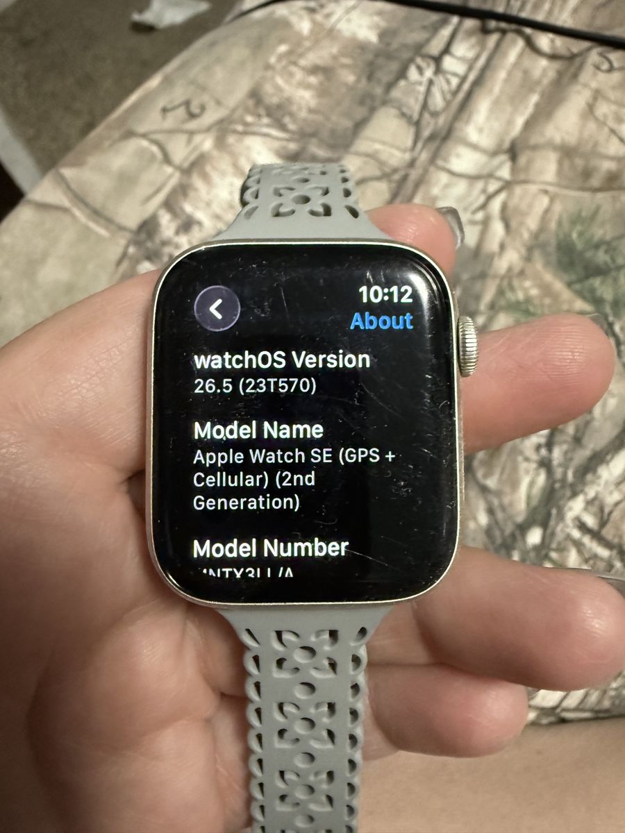 Apple Watch SE (GPS + Cellular) 2nd Generation 32GB