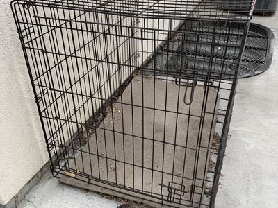 Large Black Metal Wire Dog Kennel Crate with Latching Door