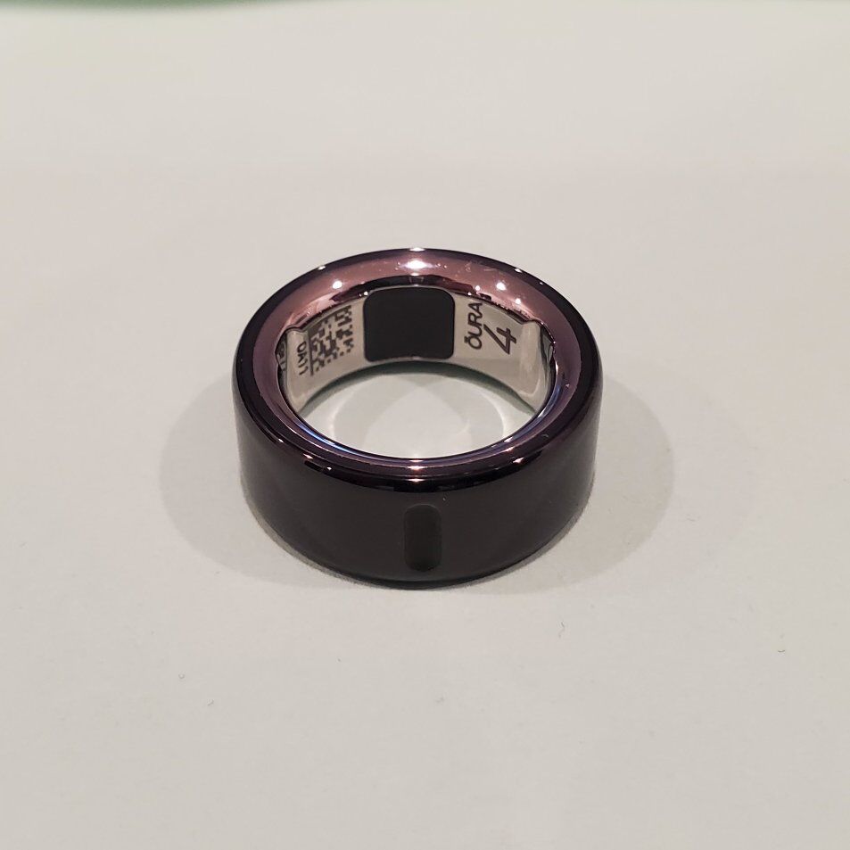 Oura Ring Gen 4 (size 4) Black - NEW IN BOX