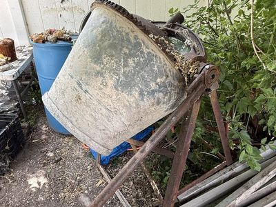 Concrete mixer