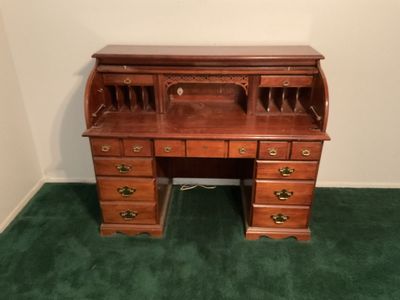 Roll top desk