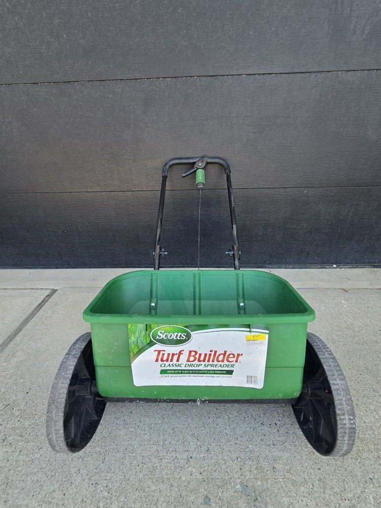 Scotts Turf Builder Classic Drop Spreader - 22-Inch Spread Pattern