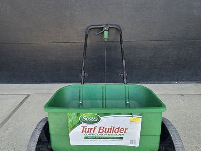 Scotts Turf Builder Classic Drop Spreader - 22-Inch Spread Pattern