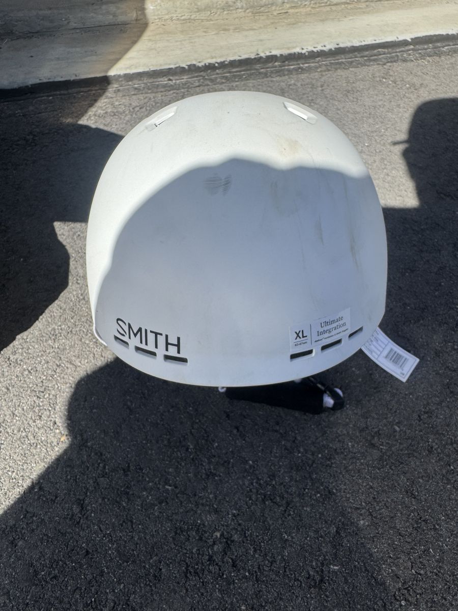 Mens XL Smith Holt Matte White Ski Helmet