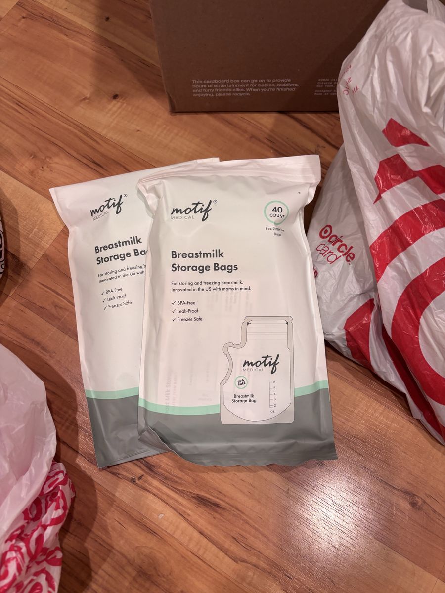 11 packages of 40 count breast milk storage bags