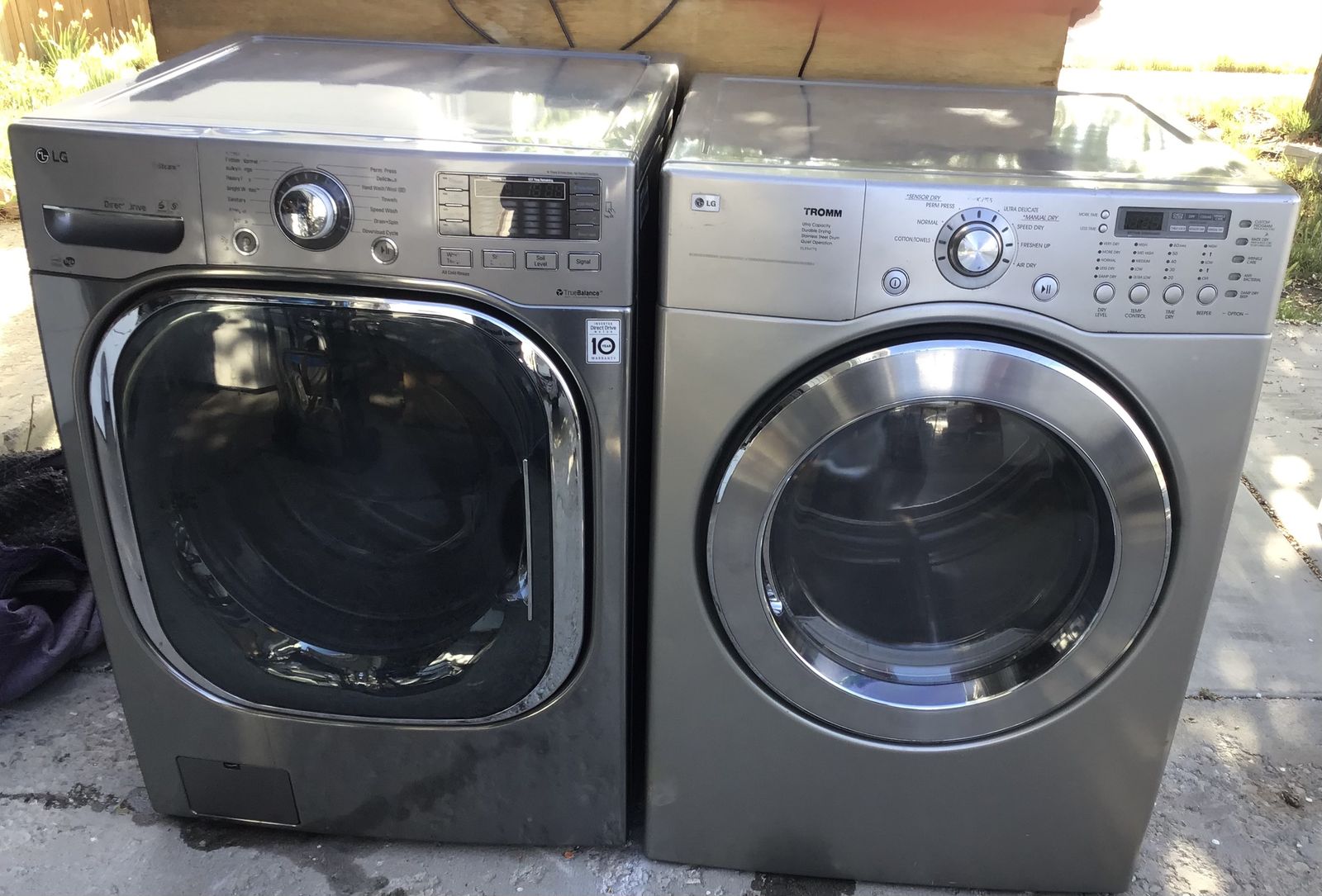 BEAUTIFUL LG SUPER CAPACITY SET OF FRONT LOADERS INCLUDES FREE DELIVERY