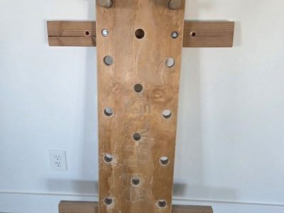 Wood Wall-Mounted pec-deck board 4.5' tall