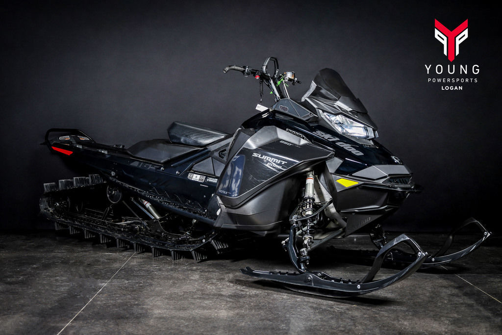 2022 Ski-Doo Summit® Edge® Rotax® 850 E-TEC® 165 PowderMax L. 3.0 Black