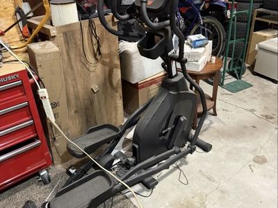 Sole Fitness E20 Elliptical Trainer - Like New, Barely Used Exercise Machine