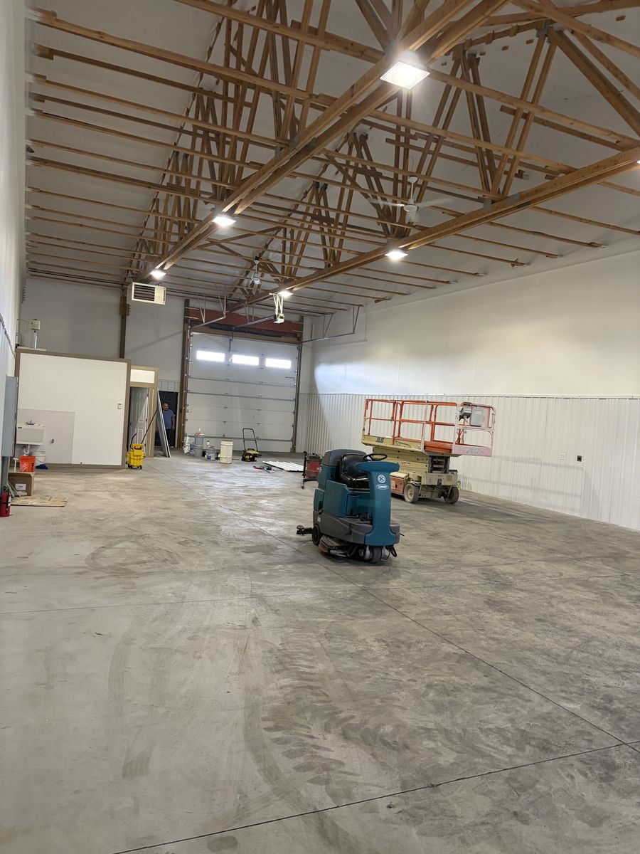 Main image 6