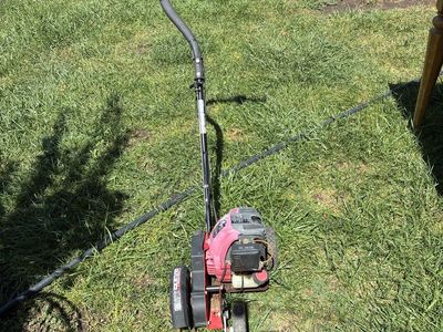 Troy-Bilt TBES15 4-Cycle Gas Lawn Edger