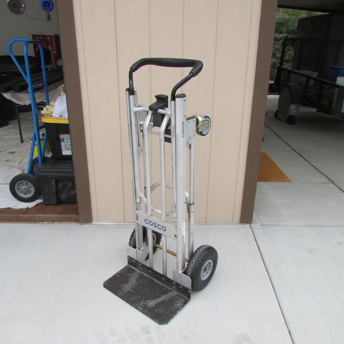 Cosco 12325ASB1 3-in-1 Aluminum Convertible Hand Truck/ Dolly 800 - 1000 lb Capacity