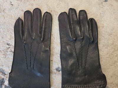 Black Capeskin Leather Gloves – Small – Vintage – Excellent Condition
