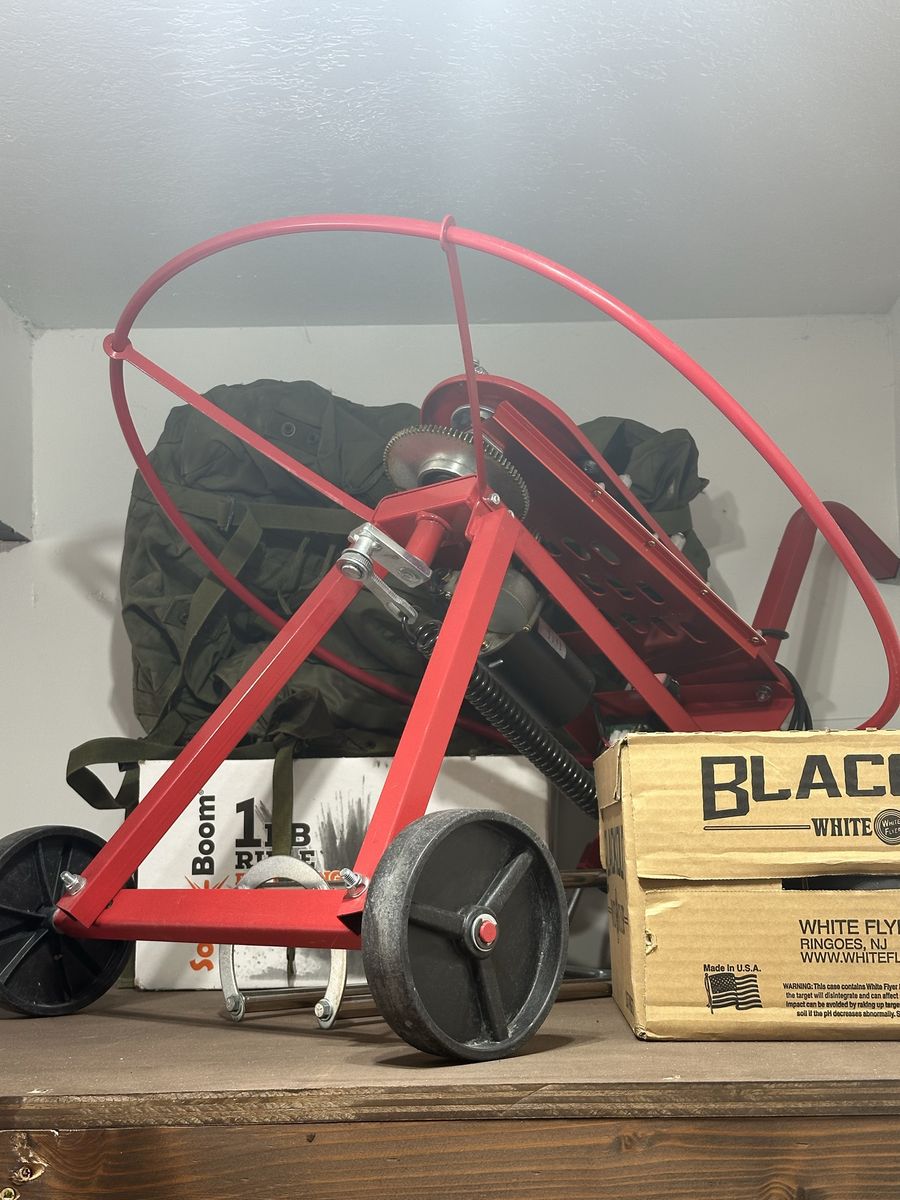 Auto throw skeet thrower