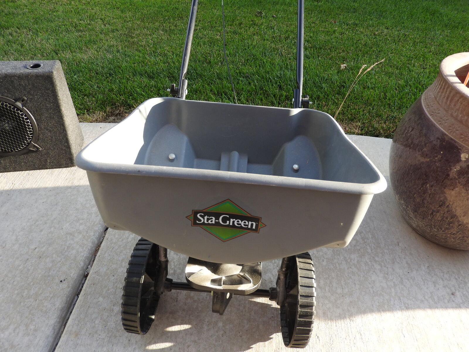 Sta-Green Precision Broadcast Spreader Compatible with Fertilizer and Seed