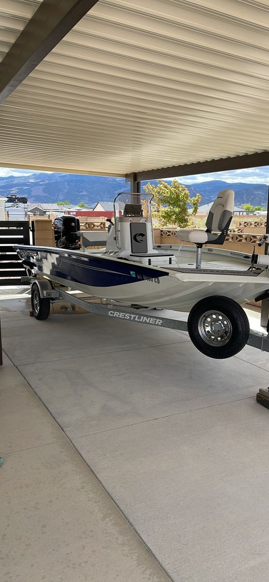 2022 Crestliner 1800 Bay Center console