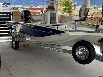 2022 Crestliner 1800 Bay Center console