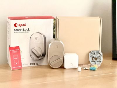 August Home Smart Lock + Connect WiFi Bridge - Keyless Entry Door Lock - Smart Lock - Silver