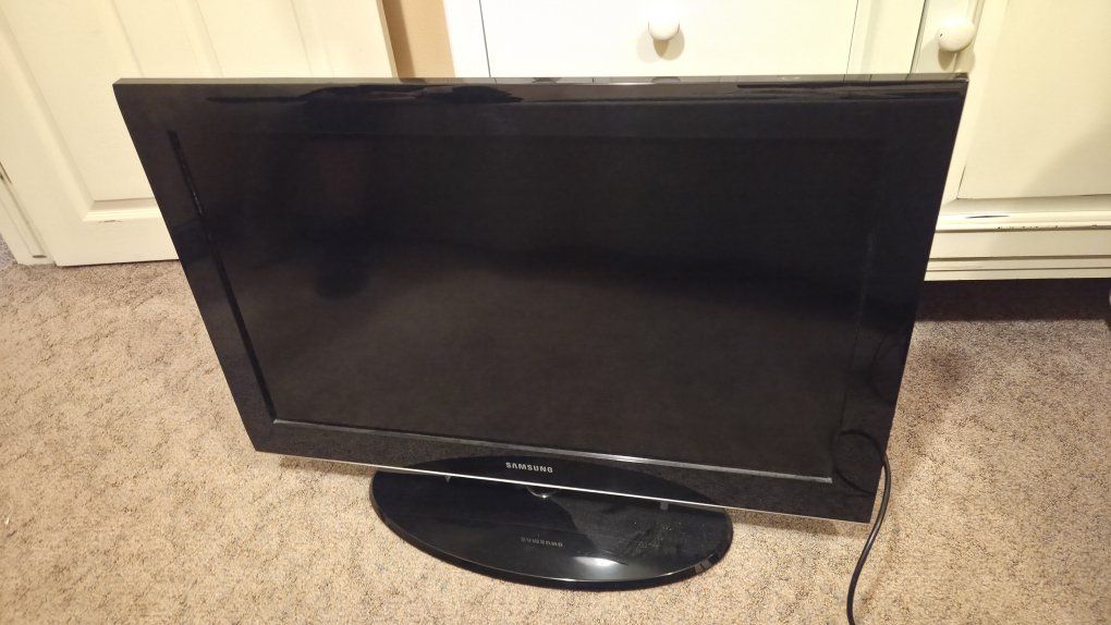 Samsung 32 inch 1080p LCD