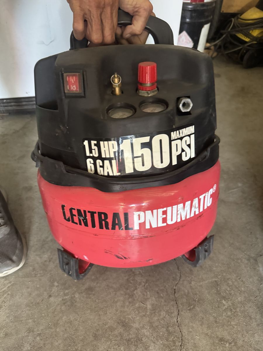 Central pneumatic compressor 