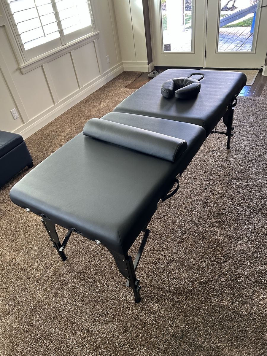 Portable Black Massage Table with Adjustable Height and Face Cradle, Excellent Condition
