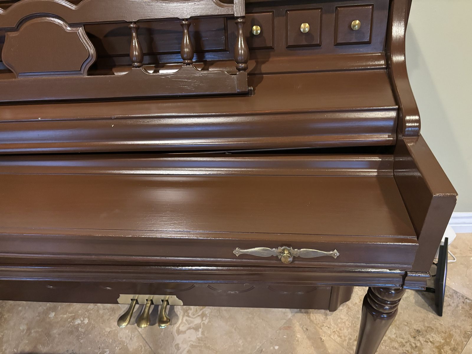 Main image 3