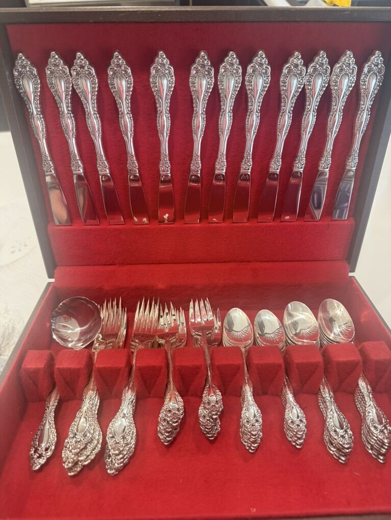 Oneida 1881 Roger Silverware Set 12 Silverplated