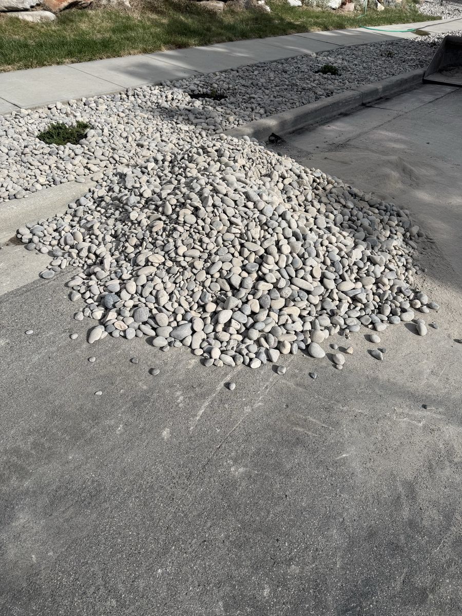 Glacier cobble 2-3 inch approximately 2 Ton