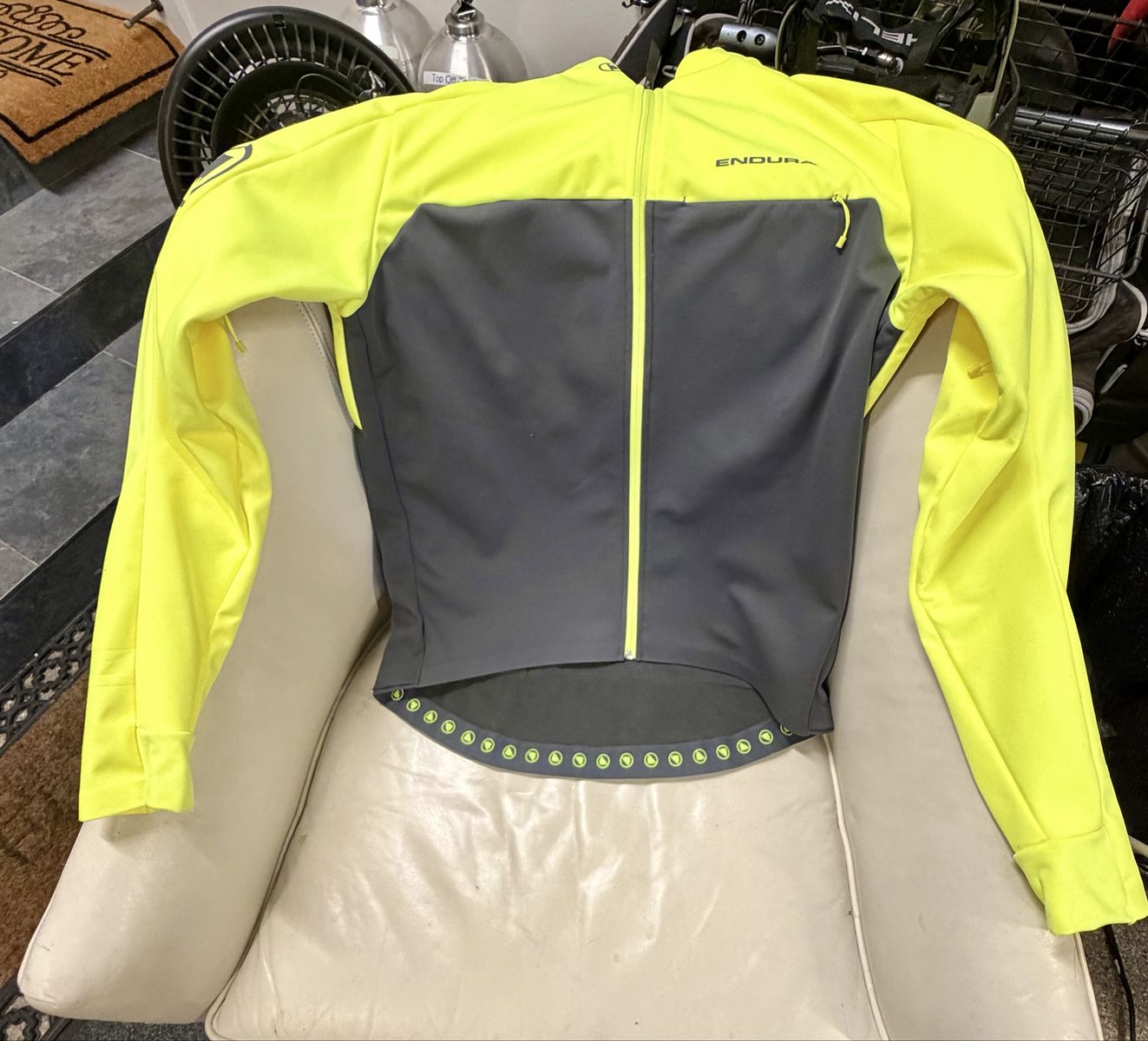 Endura Men's Windchill Jacket - XL, Bright Yellow/Gray, Water Repellent Cycling Jacket