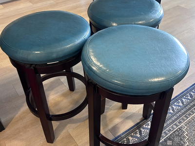 Cute Bar Stools 2 ft tall x 16 in diameter