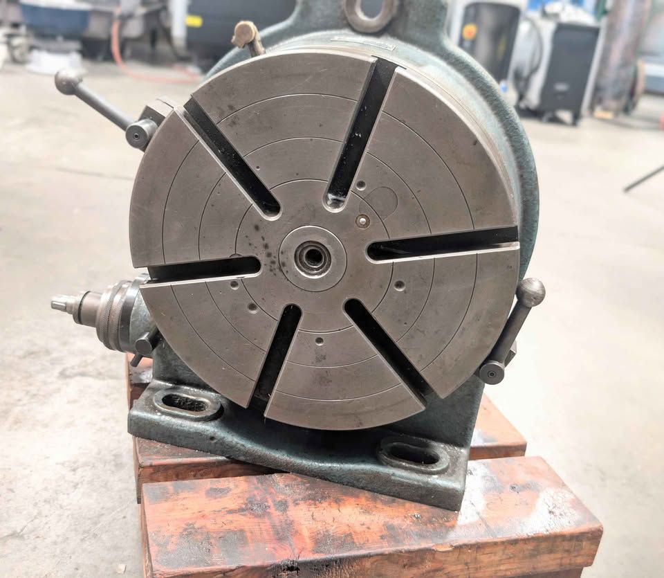 Yuasa 550-050 is a 10-inch Horizontal and Vertical Precision Rotary Table