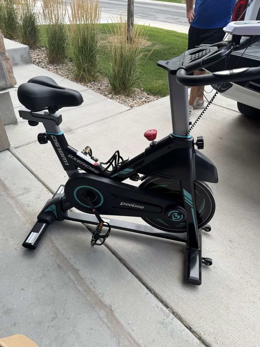 Pooboo D519BM Exercise Bike Indoor Cycling Stationary Bicycle with LCD Display