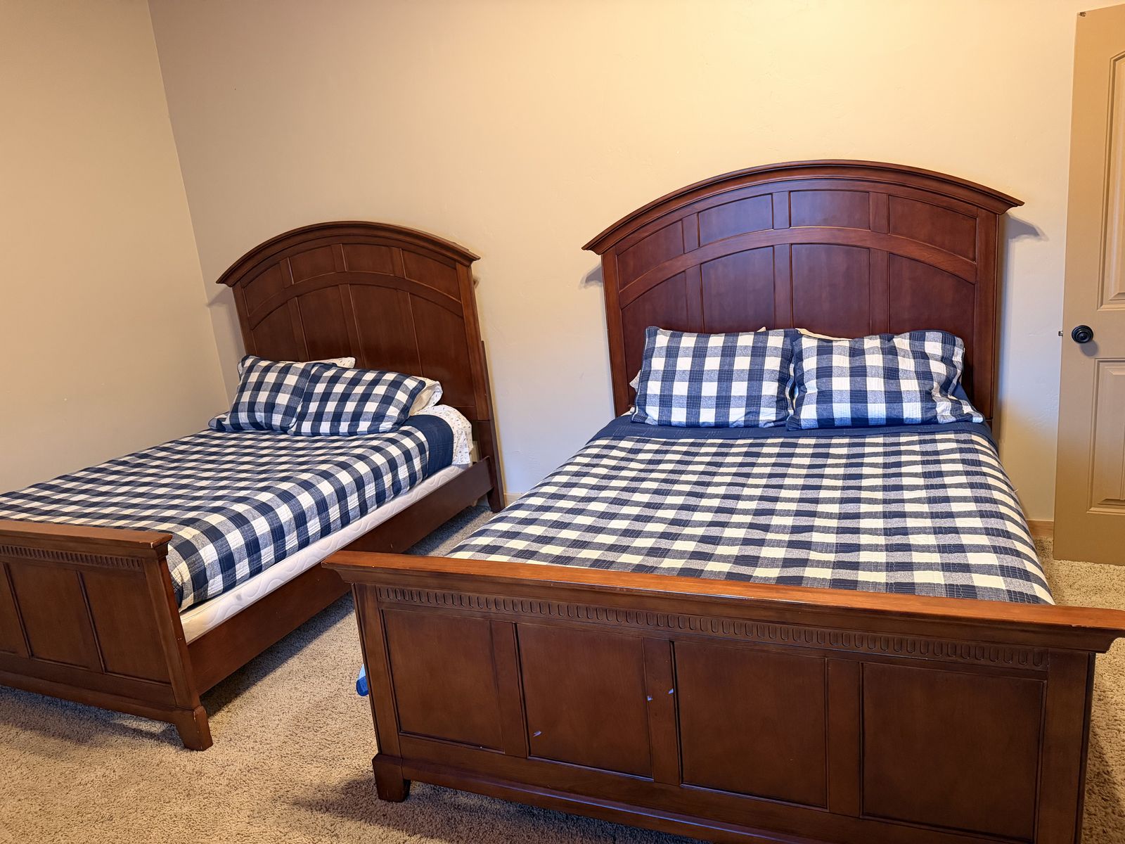 Matching Queen Bedroom set