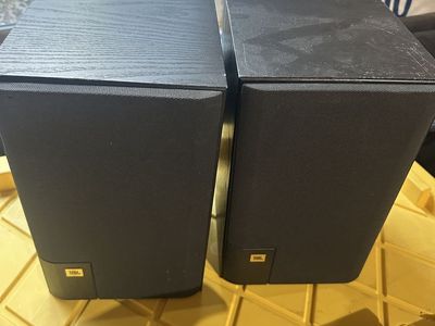 JBL J520M Bookshelf Speakers Pair - Black Wood Grain Finish