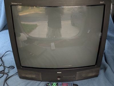 RCA CRT TV WITH REMOTE F27668